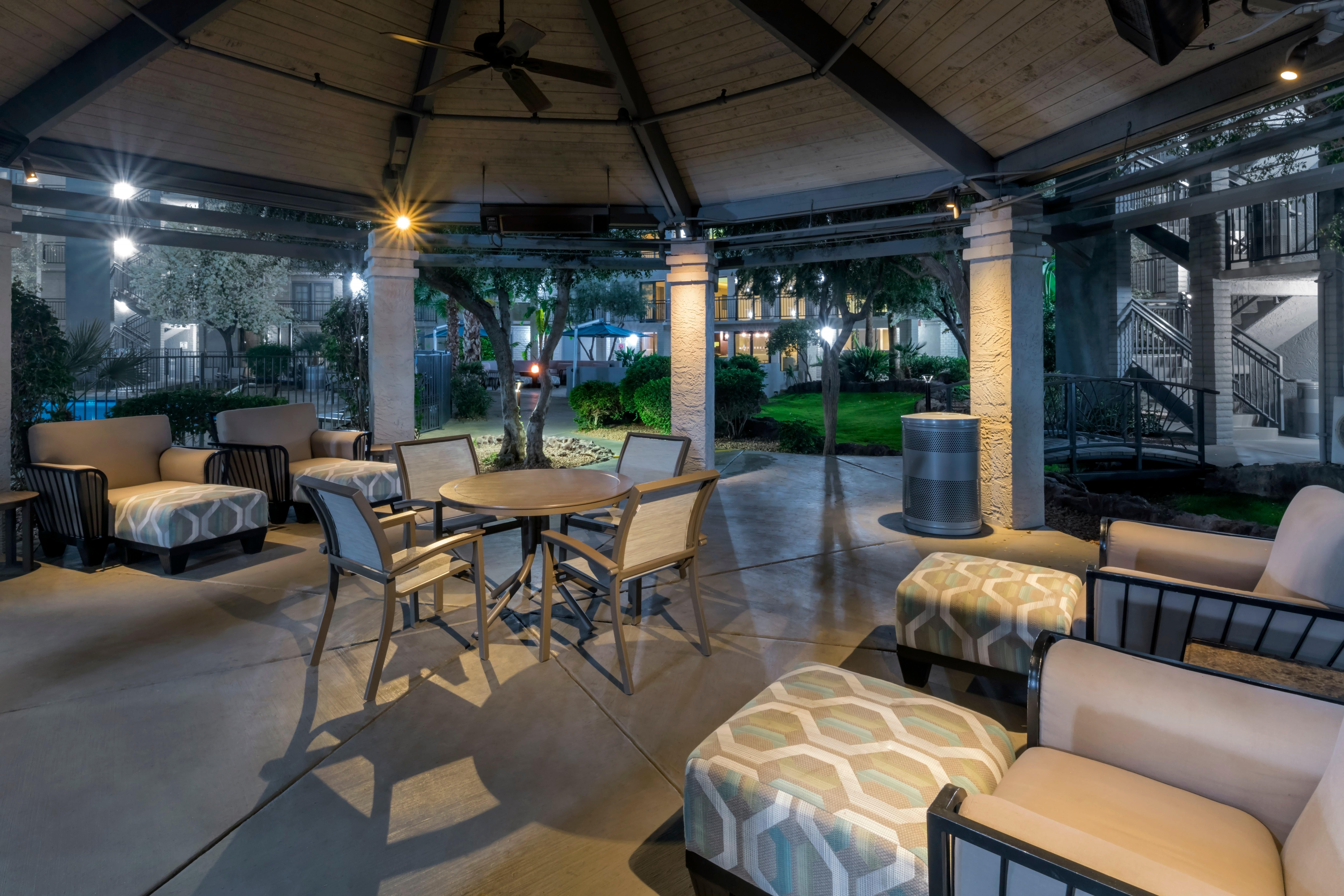 Holiday Inn And Suites Phoenix Airport North By Ihg Exteriör bild
