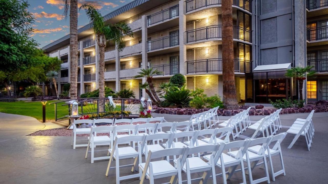 Holiday Inn And Suites Phoenix Airport North By Ihg Exteriör bild