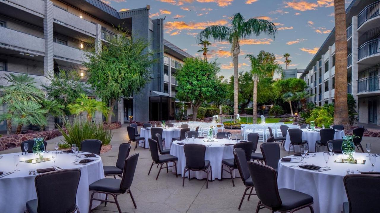Holiday Inn And Suites Phoenix Airport North By Ihg Exteriör bild