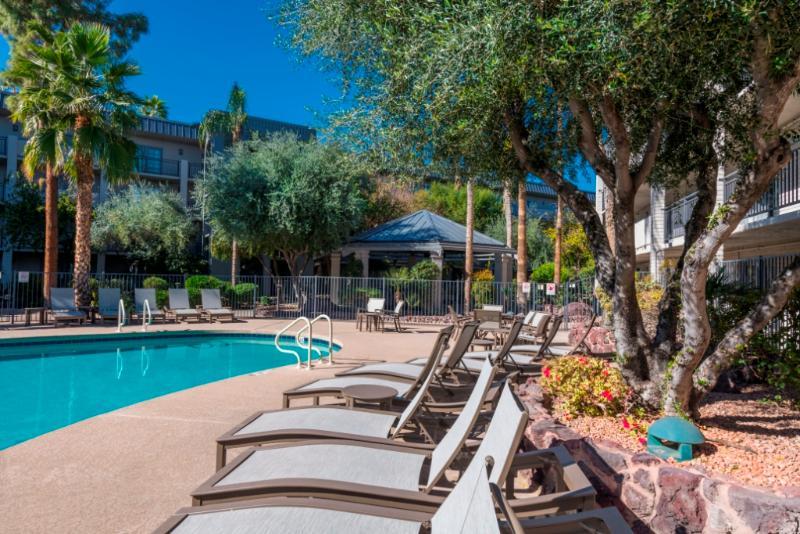 Holiday Inn And Suites Phoenix Airport North By Ihg Exteriör bild